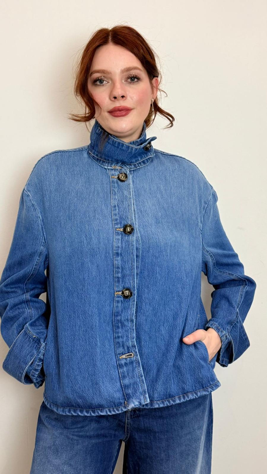 Camicia In Denim Collo Alto Strutturato Con Bottone - Please cod. V0OXCQZCCQ  color:blu denim