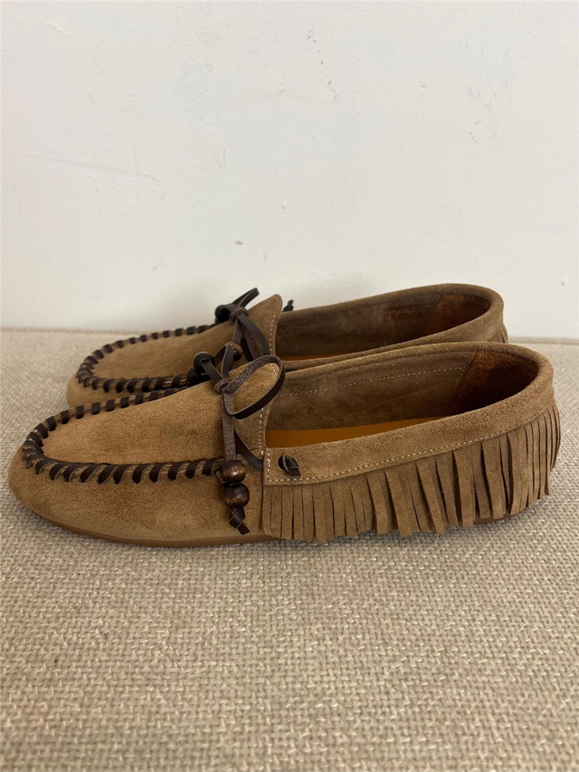 Mocassino In Camoscio Stringato Con Frange E Accessorio - Ovye' cod. 26/MY62405  color:sen sabbia