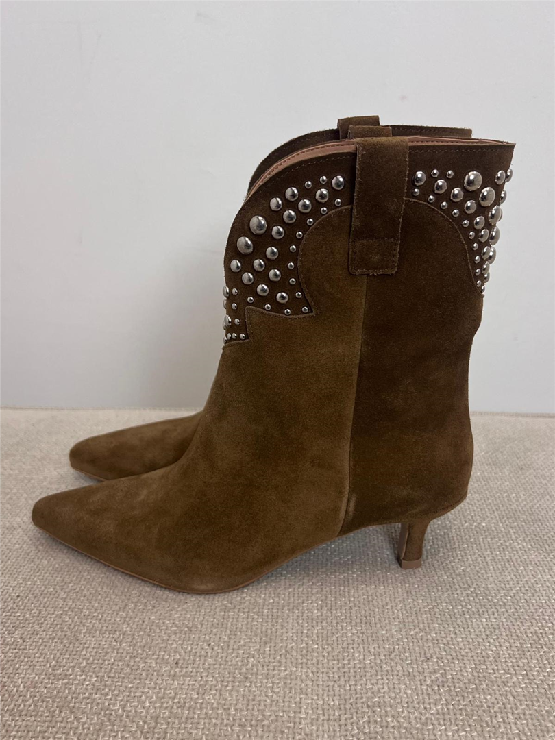 Texano In Suede Con Borchie Tacco 5 - Ovye' cod. 26/RGLEO03CAM  color:testa di moro