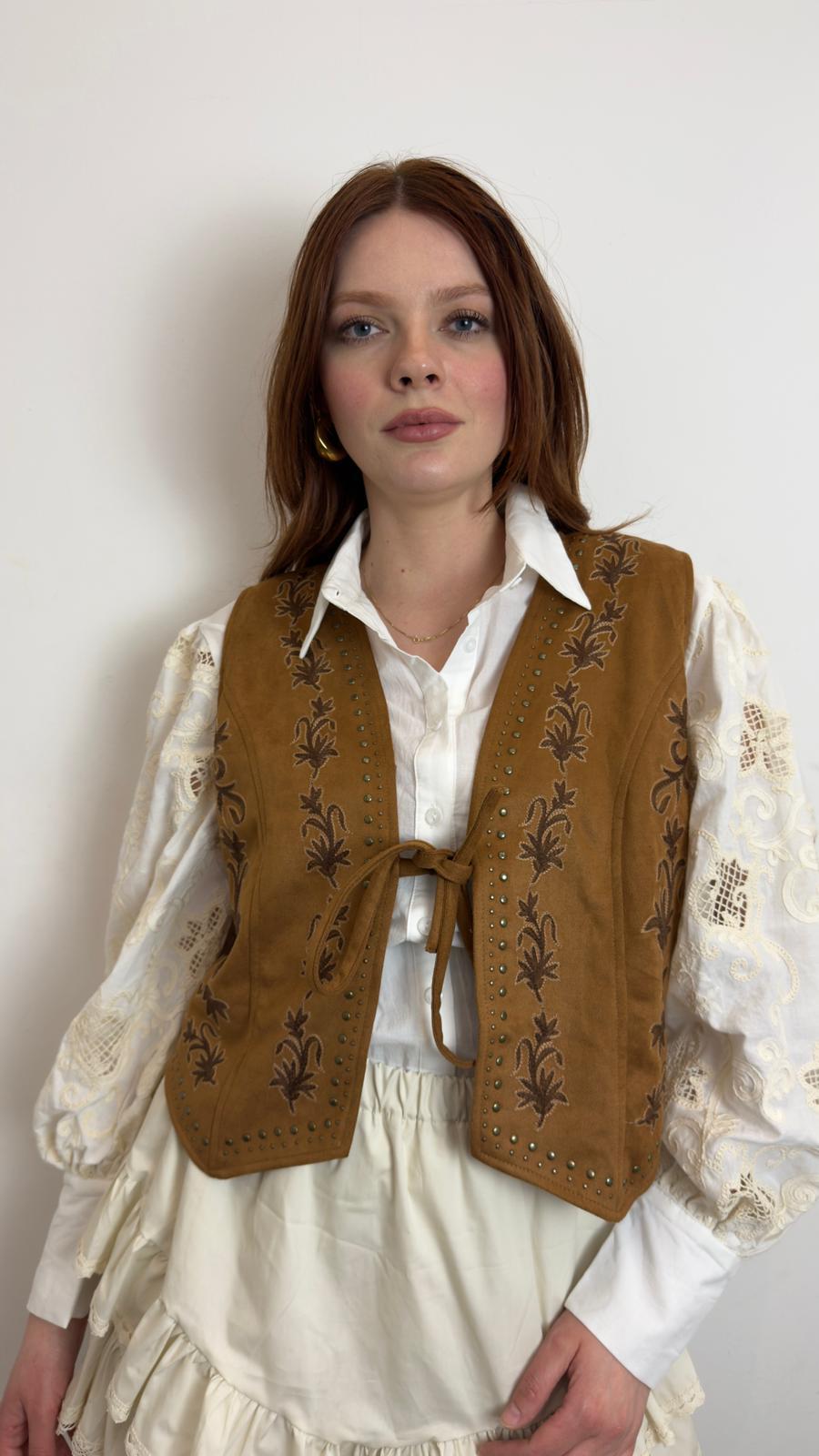 Gilet Ricamato Sul Davanti - Haveone cod. LSS_Q025  color:camel
