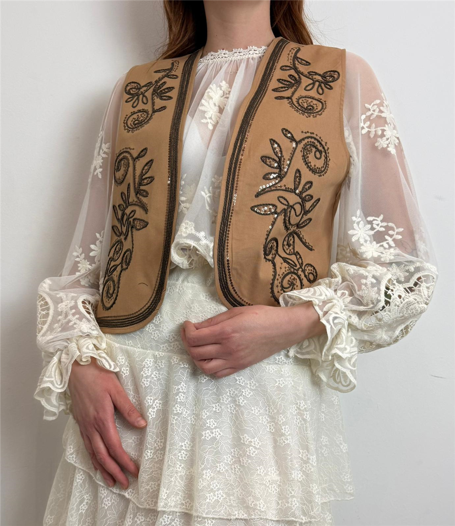 Gilet Con Ricamo E Nicropaillettes - Vicolo cod. TAB1534  color:beige
