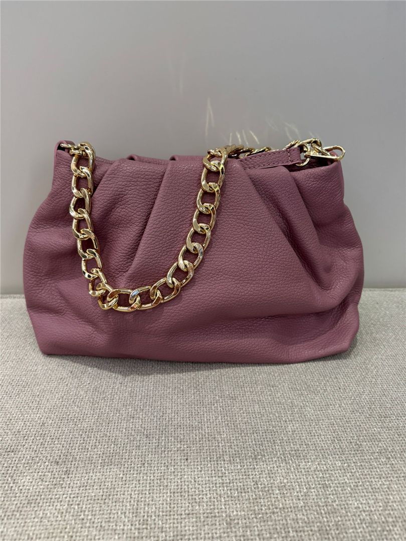 Borsa In Pelle Martellata Con Catena E Tracolla - Divisione Chickster's cod. M3600  color:rosa antico