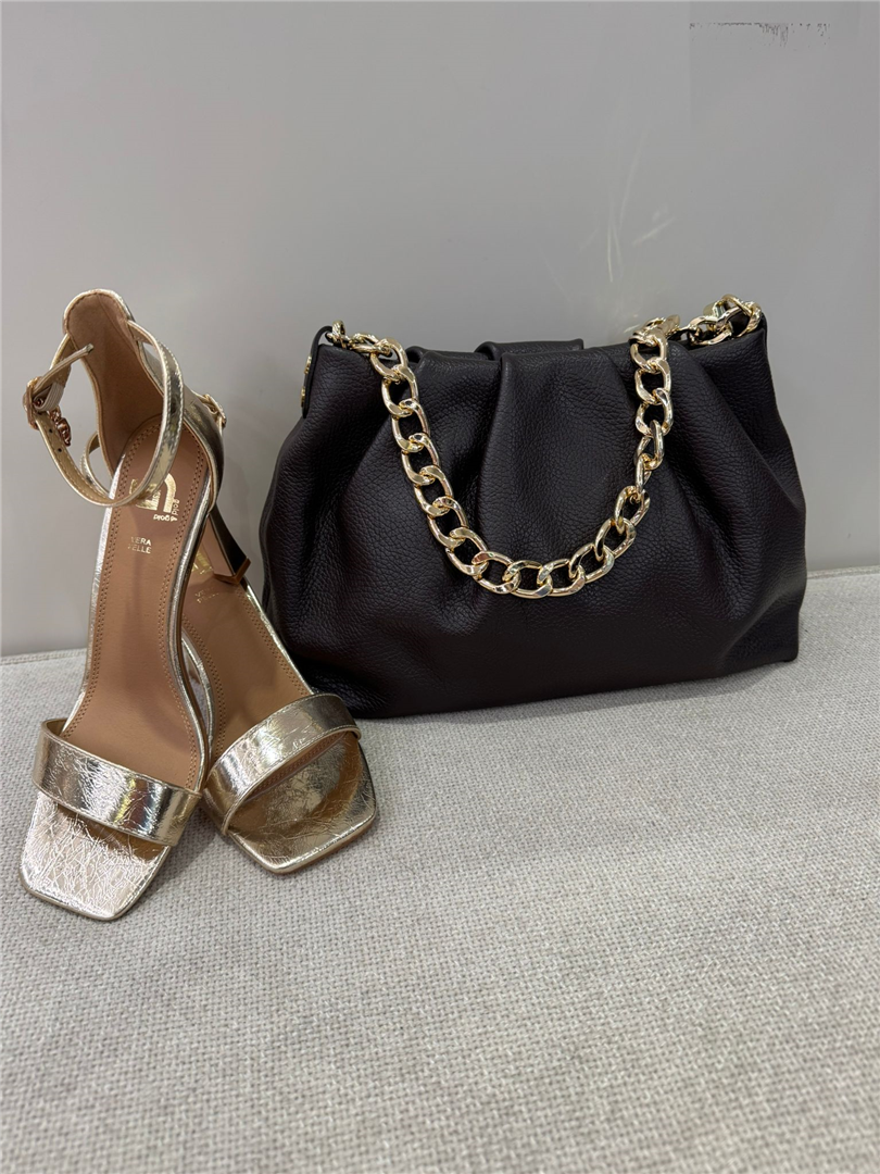 Borsa In Pelle Martellata Con Catena E Tracolla - Divisione Chickster's cod. M3600  color:moro