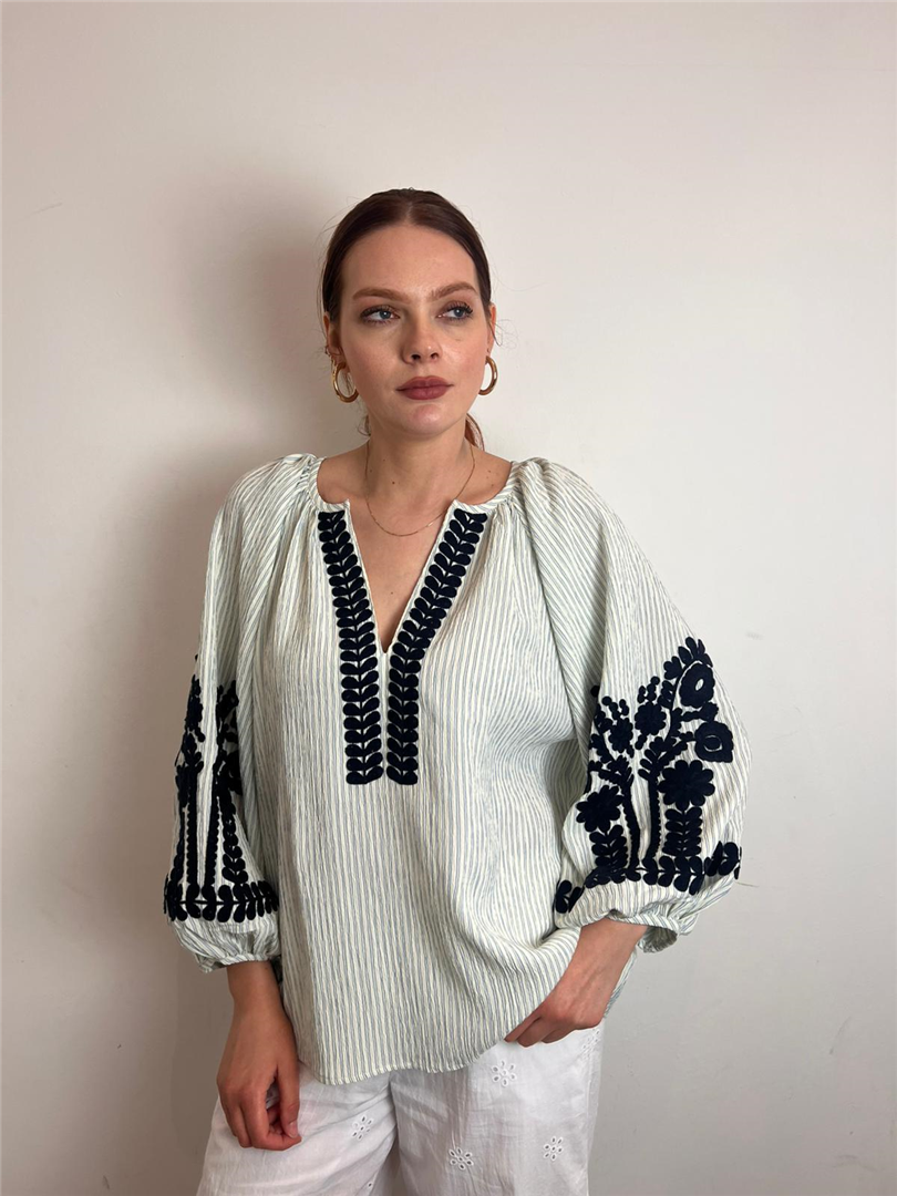 Blusa A Righe Con Ricami Scollo A V - Souvenir cod. D39V1479  color:unica