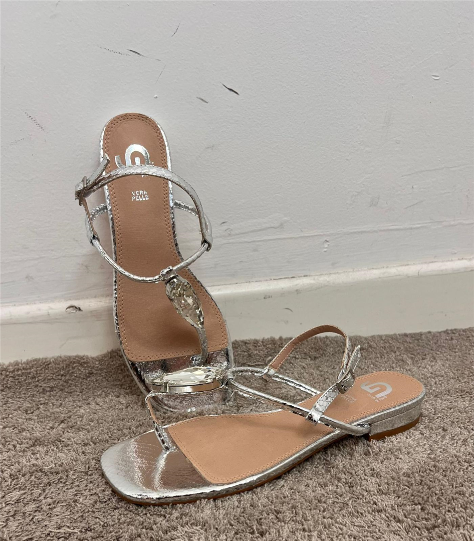 Sandalo Infradito Con Inserto Gioiello - Gold&gold cod. GY471  color:silver