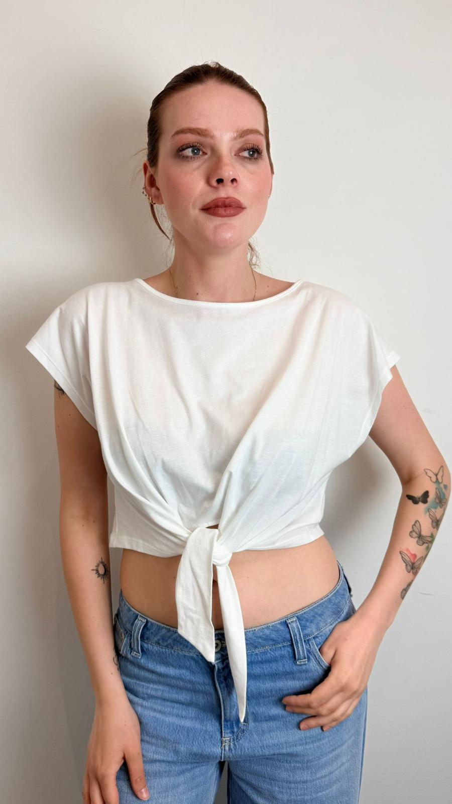 T Shirt Crop Con Nodo Frontale - Vicolo cod. UAB0370  color:naturale