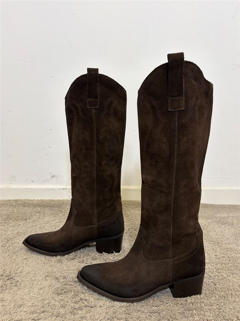 Texano In Camoscio Gambale Alto Con Ricamo Tacco 5 - Via Mondana cod. NEW YORK  color:testa di moro