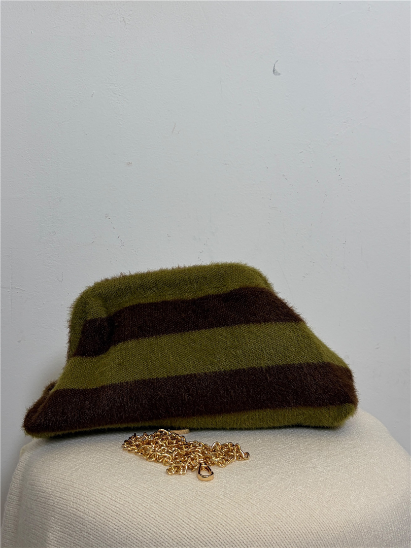 Borsa Pasticcino A Righr Con Catena Lung. 29 Cm H. 19 Cm - Divisione Chickster's cod. M3612  color:militare/testa di moro