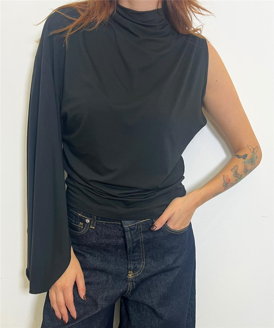 Maglia Lupetto Con Maniche Diverse - Philia Loft cod. B03L0424  color:nero