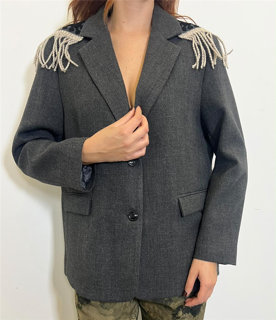 Blazer Sartoriale Con Frange Gioiello Sulle Spalle - Vicolo cod. RAC0350  color:grigio